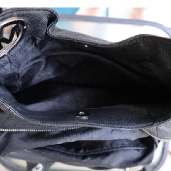 Michael Kors Authentic Fulton Large Leather Shoulder Bag - Picture 5 of 10